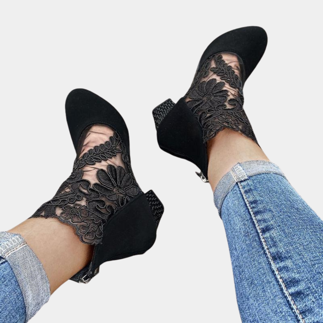 Murphy Mode | Women’s Lace Round Toe Suede Heel Shoes