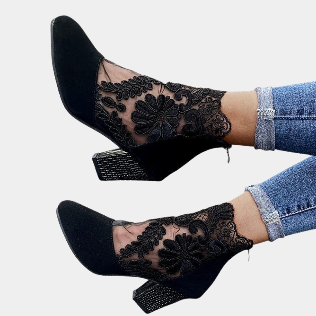 Murphy Mode | Women’s Lace Round Toe Suede Heel Shoes